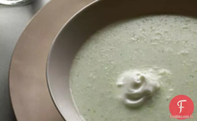 Sopa De Brócolis Com Iogurte