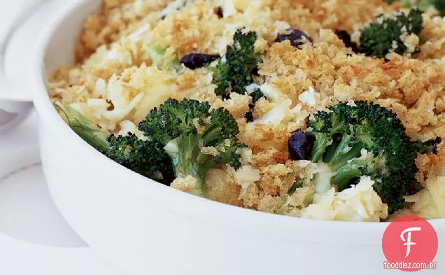 Brócolis e couve-flor gratinado com queijo Cheddar