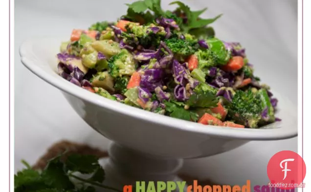 Salada De Brócolis Picada Com Molho De Soja Tahini
