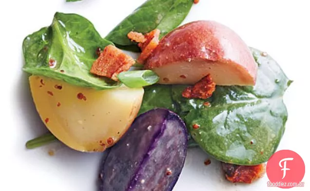 Batatas de bebê com vinagrete de Bacon quente