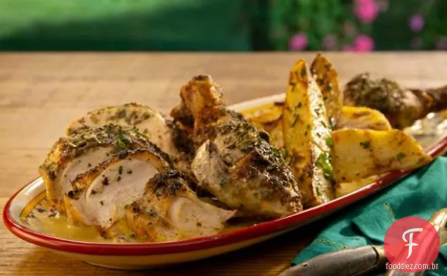 Frango Cornell com batatas fritas grelhadas