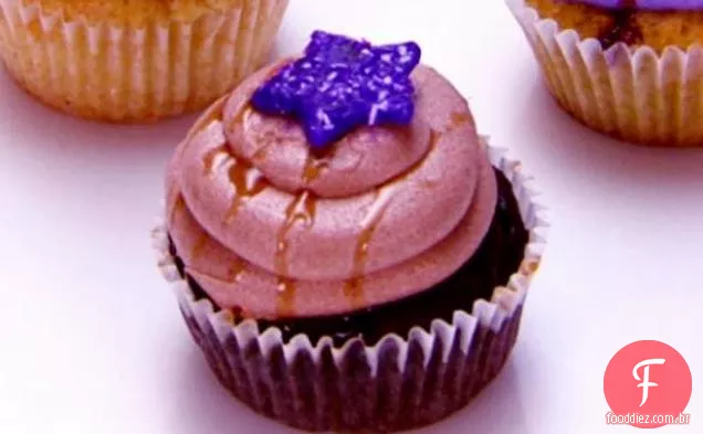 Cupcakes de Ganache de chocolate vegano com Caramelo Salgado e creme de manteiga de Chocolate escuro