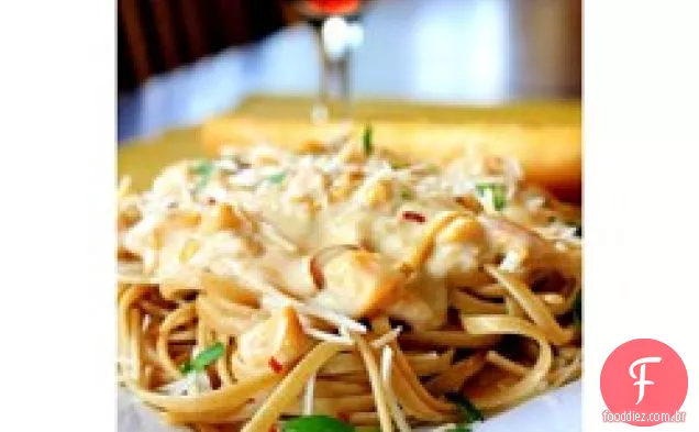 Linguine cremoso com molho de molusco