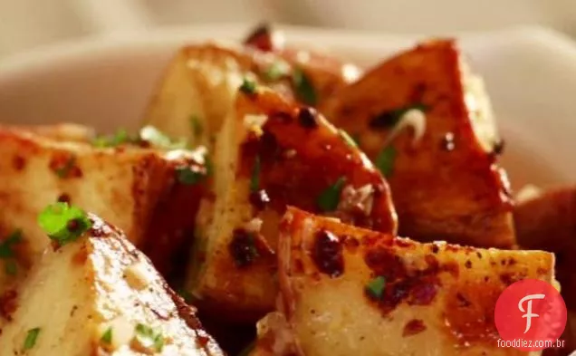 Batatas vermelhas assadas com vinagrete de mostarda