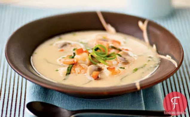 Sopa Picante De Camarão De Coco