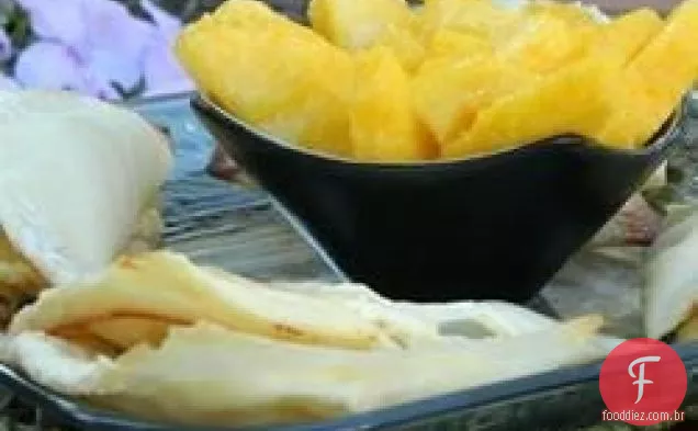 Pêssegos e creme Wontons