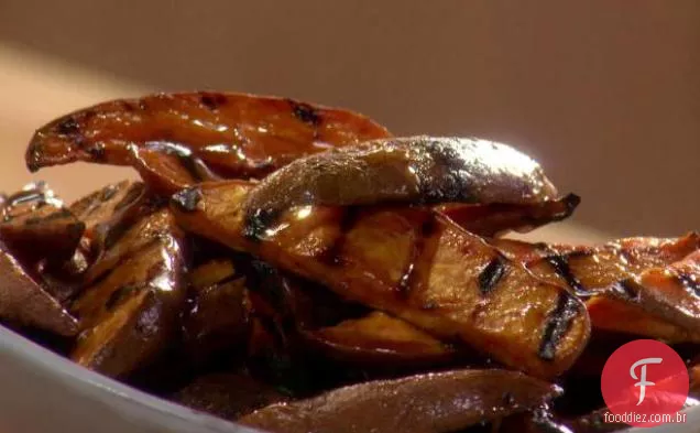 Fatias de batata doce grelhadas com manteiga de bordo