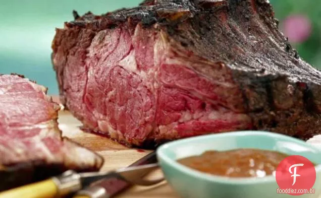 Costela principal defumada com molho de bife de Vinho Tinto