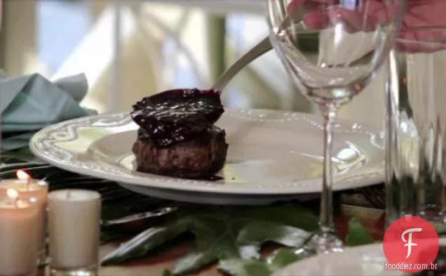 Lombo de carne de alecrim com molho de Vinho Tinto Blackberry