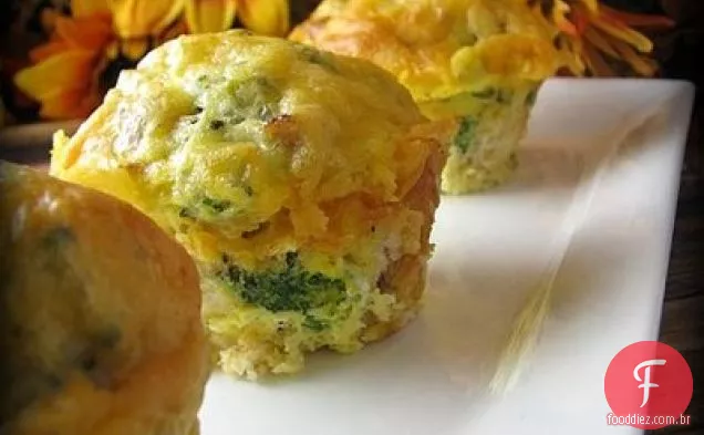 Broccoli Cheddar e salsicha ovo Muffin Pull-a-parts