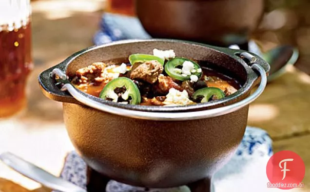 Carne de veado, salsicha e pimentão de Feijão Preto