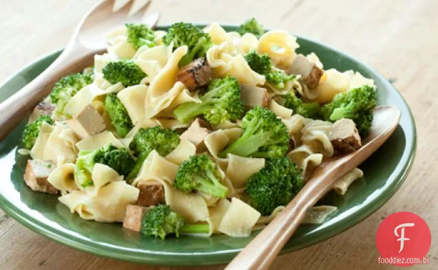 Macarrão De Caju Com Brócolis