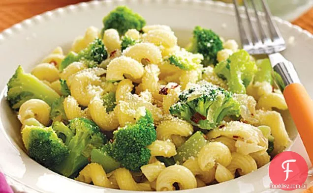 Cavatelli picante com brócolis