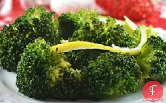 Brócolis com molho de manteiga de limão