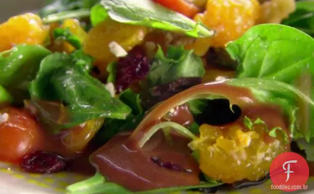Salada e vinagrete de framboesa