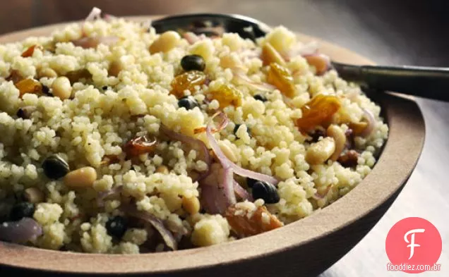 Cuscuz Com Passas, Pinhões E Alcaparras
