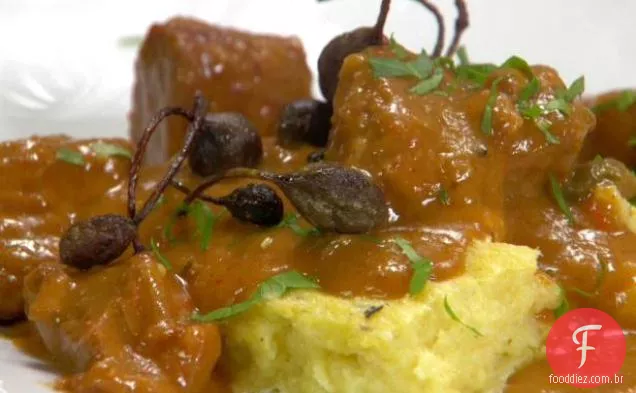 Vitela ou cordeiro Paprikash