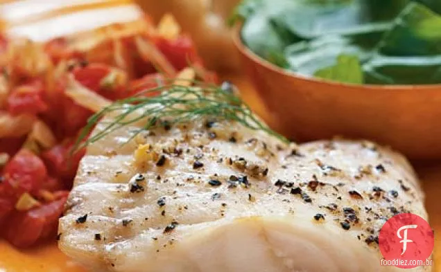 Garoupa assada em frigideira com legumes Provençale