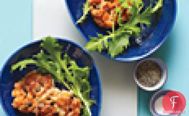 Bolos de salmão com verduras