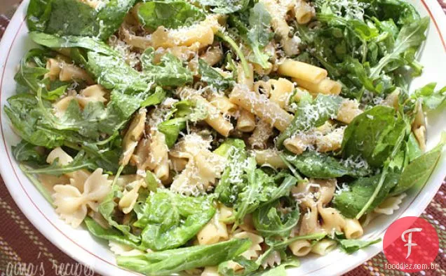 Salada De Macarrão De Verão Com Verduras Para Bebês