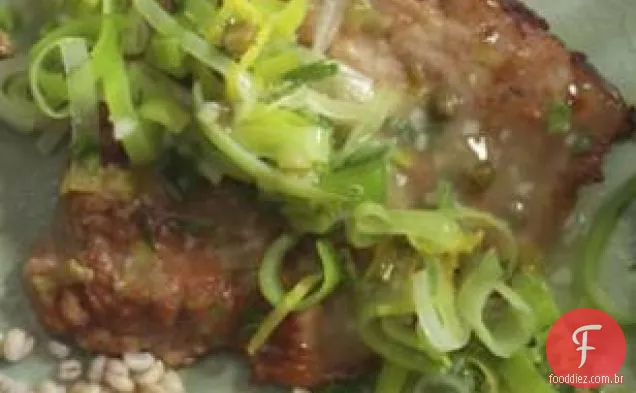 Escaloppina De Vitela Com Limão, Alcaparras E Alho-Poró