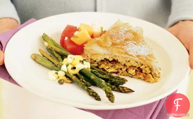 Espargos assados com salada de ovo picada