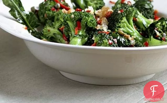 Brócolis Com Anchovas, Alcaparras E Pimenta