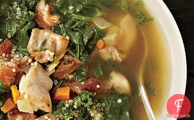 Sopa de frango, couve e Quinoa