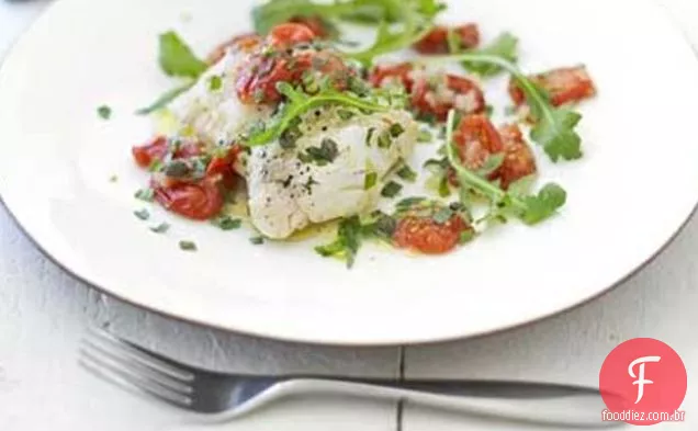 Parcelas De Peixe Com Tomates E Alcaparras