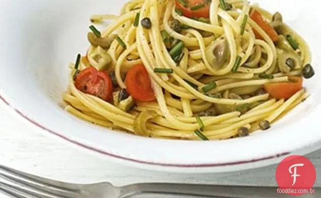 Linguine Com Tomates, Alcaparras E Azeitonas
