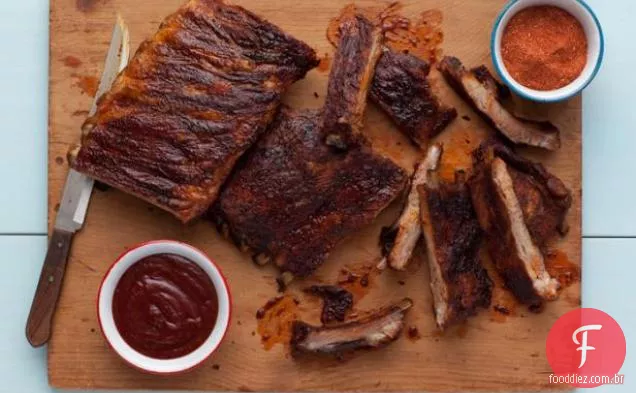 Memphis-estilo Hickory-carne defumada e costelas de porco