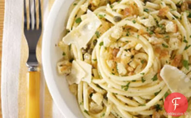 Bucatini Com Pão Ralado E Bottarga