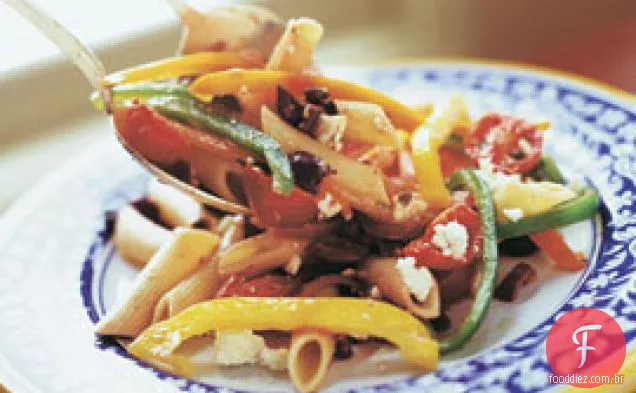 Cool Penne Com Azeitonas, Alcaparras E Queijo Feta