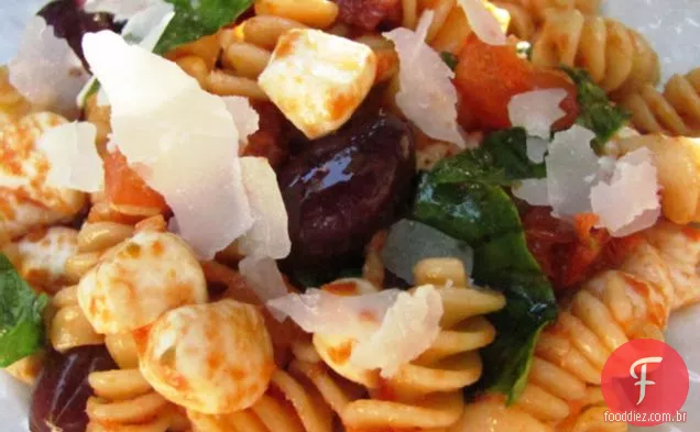 Macarrão com tomates secos ao sol
