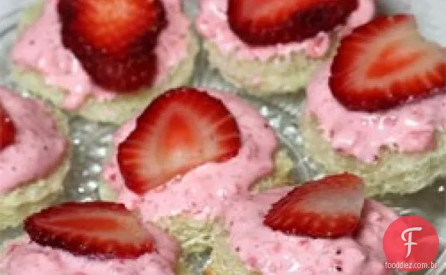 Sanduíches Cremosos De Morango