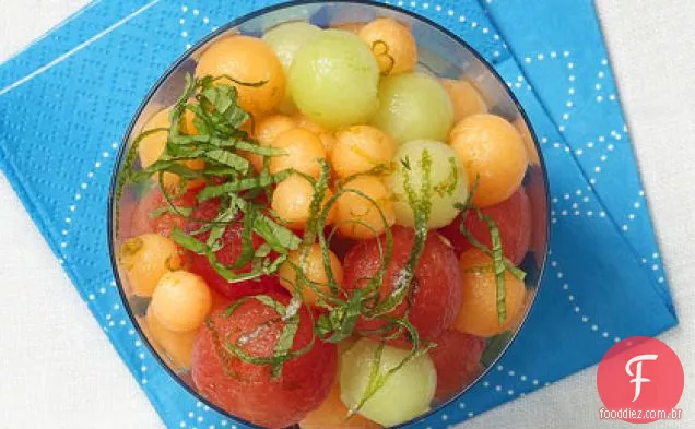 Salada de melão com cal-xarope de gengibre