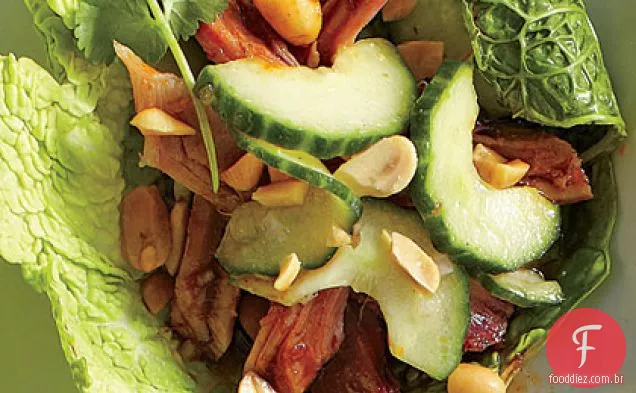 Salada de pepino doce e azedo