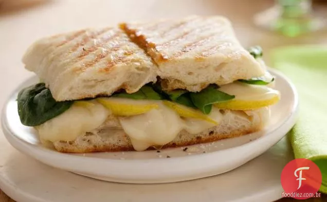 Taleggio e Pear Panini