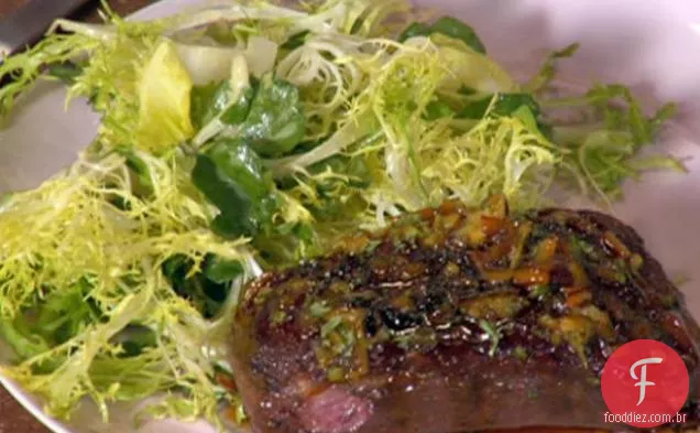 Peito de Pato Laranja-estragão com salada verde e espargos-arroz de amêndoa