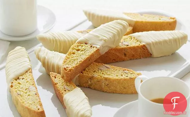 Biscoitos de amêndoa e limão mergulhados em Chocolate branco