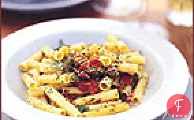 Ziti com pesto picante Pantesco