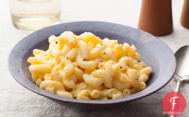 Macarrão cremoso e queijo