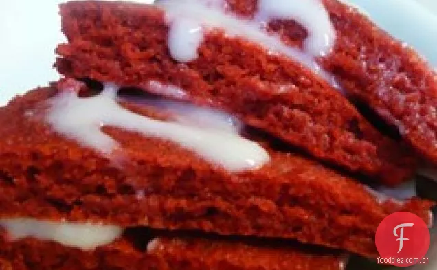 Panquecas de veludo vermelho com creme de queijo esmalte