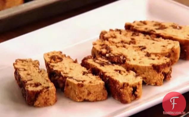 Biscotti com avelãs caramelizadas