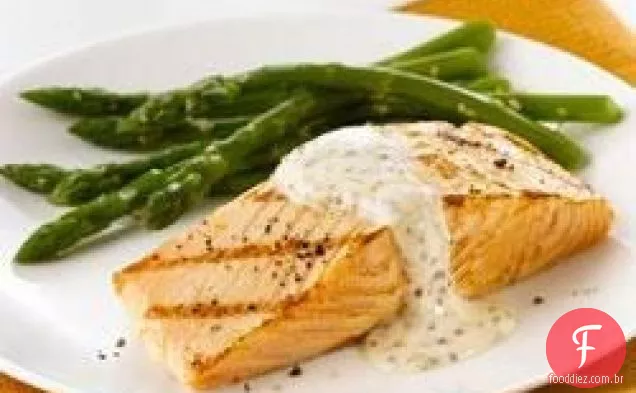 Salmão com molho de mostarda e creme