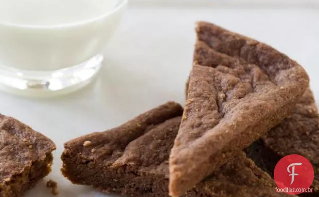 Shortbread de Chocolate Com Molho De Chocolate Branco