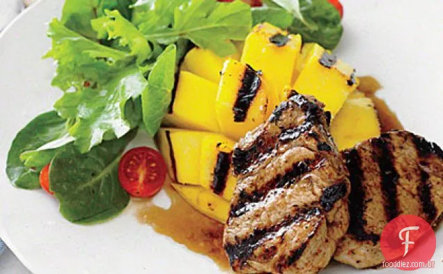 Carne de porco grelhada com molho de manga e Rum