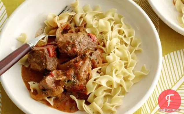 Slow Cooker Beef Paprikash
