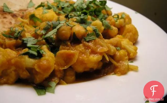 Jantar Hoje À Noite: Couve-Flor Com Grão De Bico E Tomate