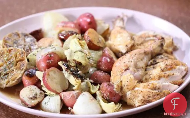 Jantar De Frango Assado Com Molho de alho assado